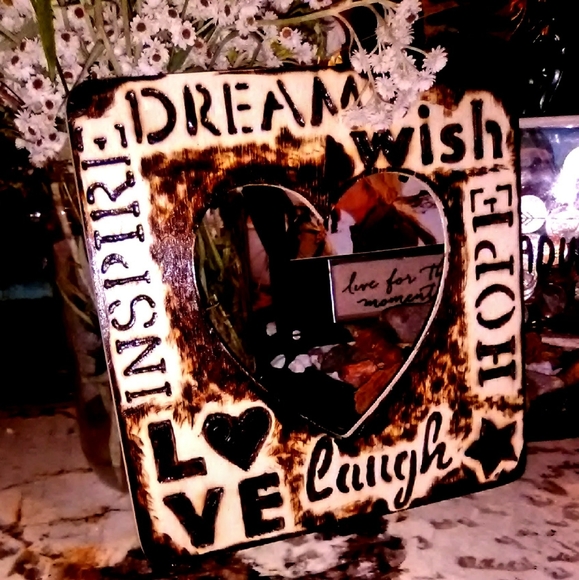 Handcrafted Heart Photo Frame - Picture 2 of 2